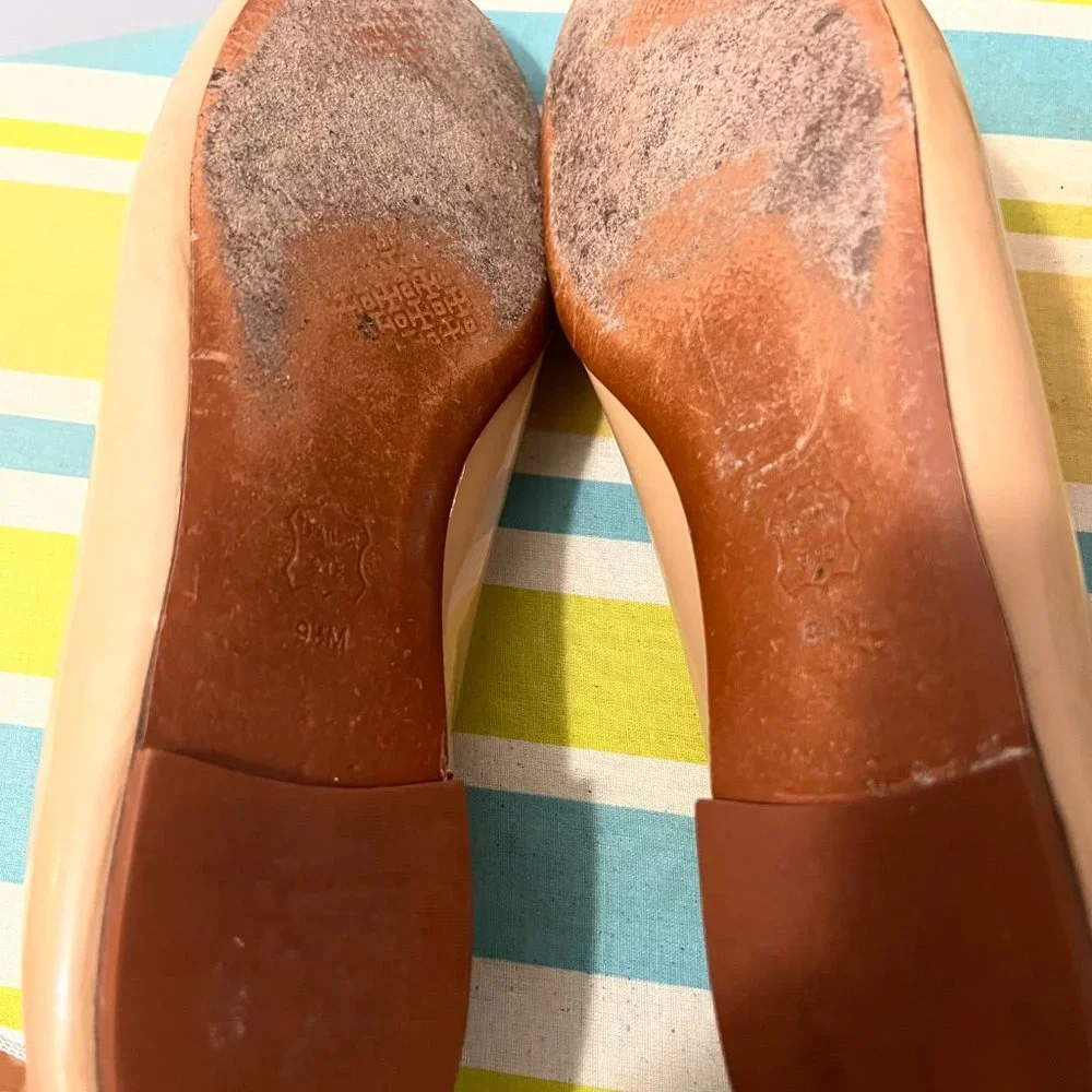 Tory Burch size 8.5 Samantha smoking patent leather tan loafer